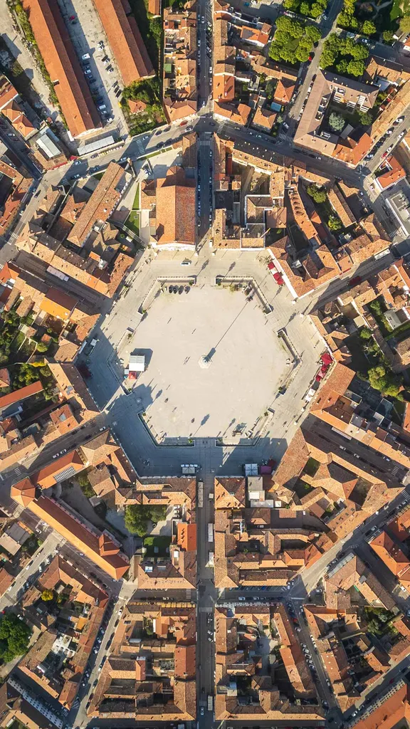 Geometry of a star city