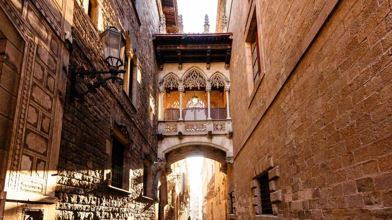 &iexcl;Calles misteriosas!