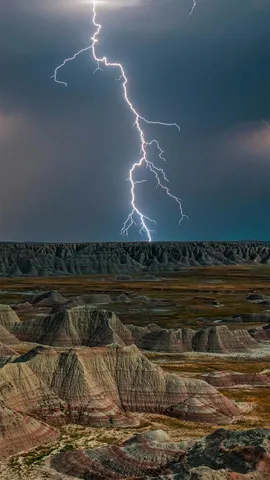 恶地国家公园的一场闪电？