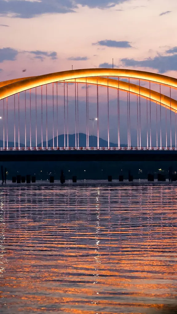 Un puente reci&eacute;n estrenado