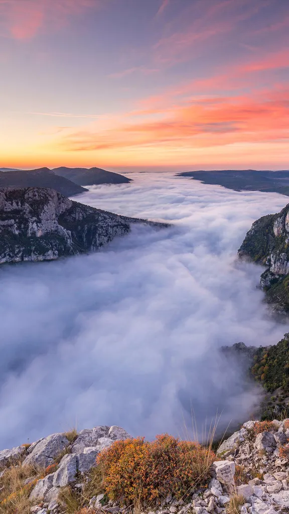 Isn't it just 'gorges'?