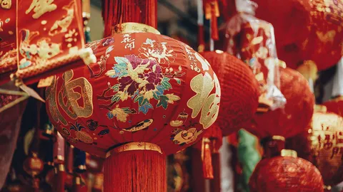 寓意幸福和团圆的春节灯笼，中国