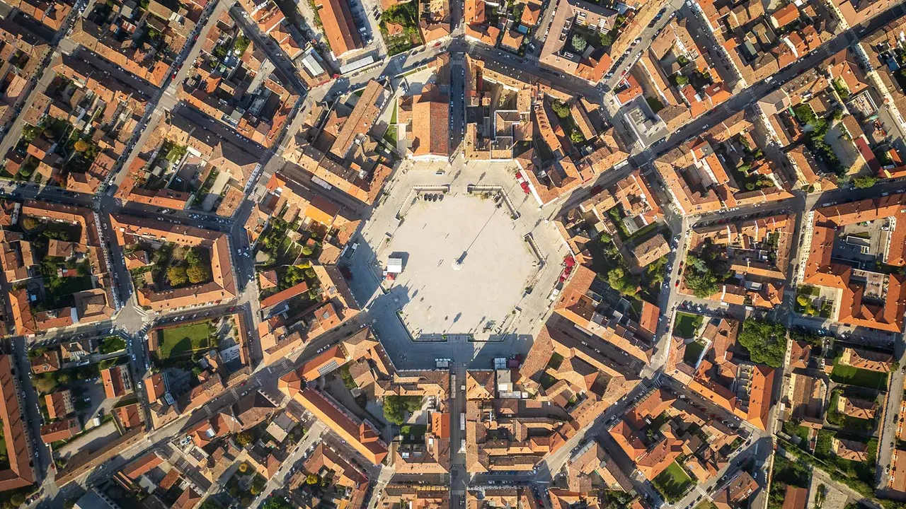 Geometry of a star city